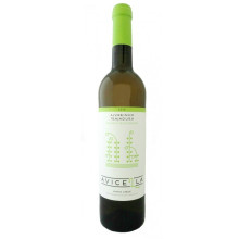Avicella Alvarinho and Trajadura White Wine