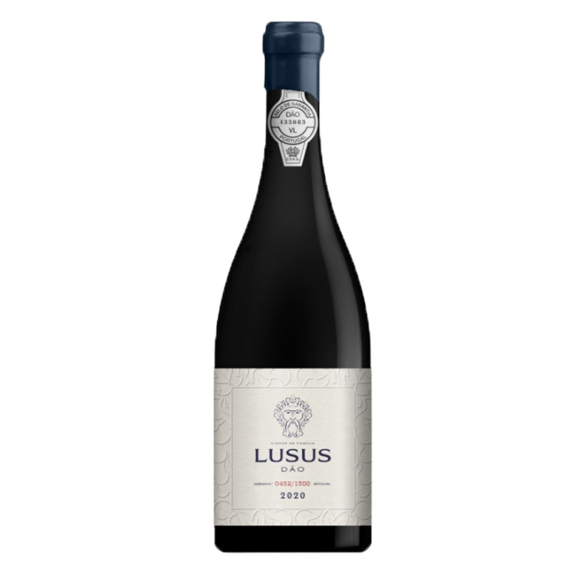 Rotwein Lusus 2020 - Granatrote Farbe mit Aromen