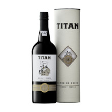 Titan 40 vuotta vanha portviini